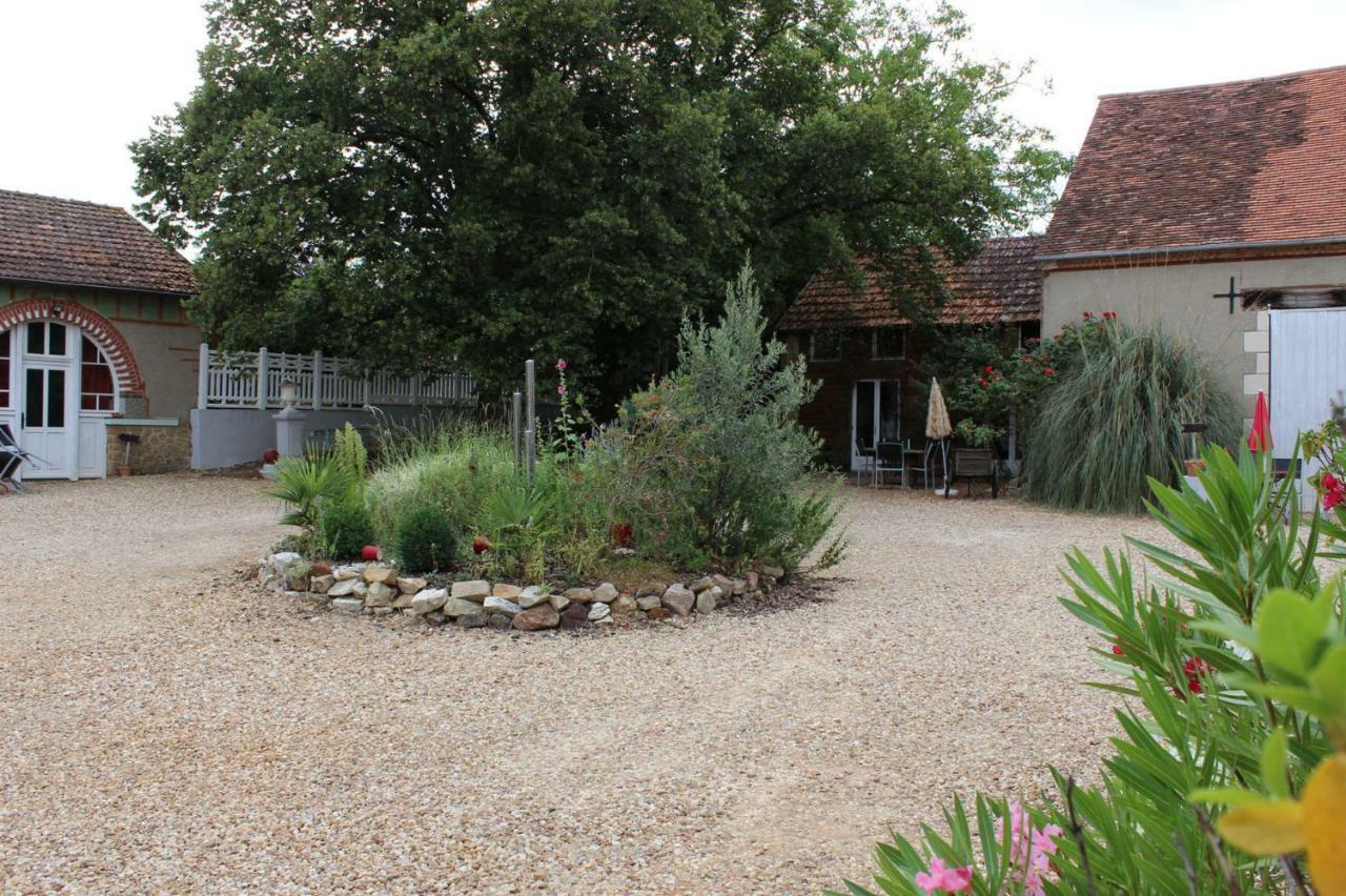 Le Clos De La Fontaine Massay Bagian luar foto